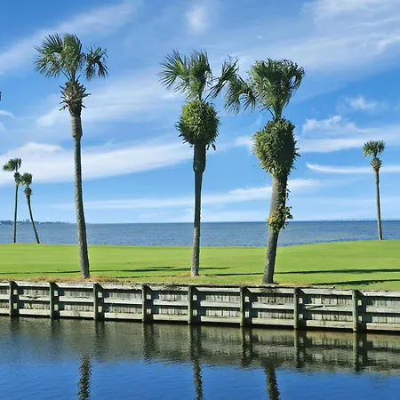 913 Harbour Point Villa
